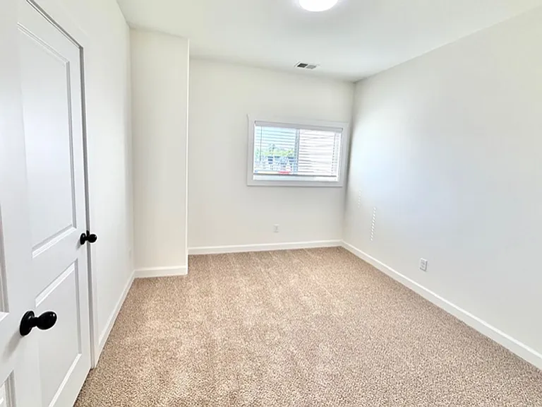 4859 Chatelet Dr — Photo 9