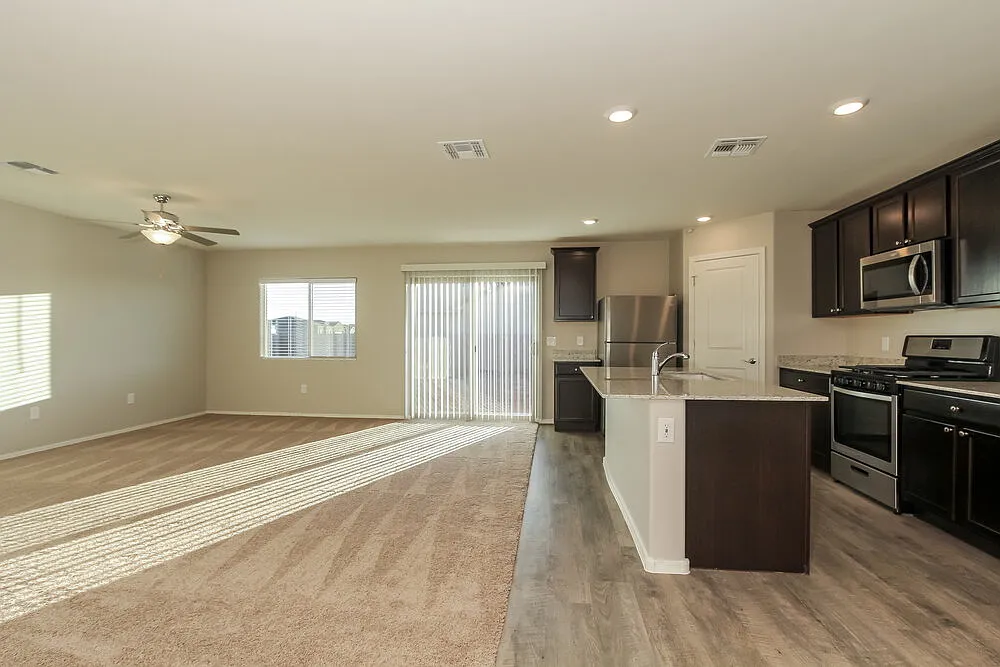 3 bed, 2.0 bath, 1531 sqft, $1,725 — Photo 3