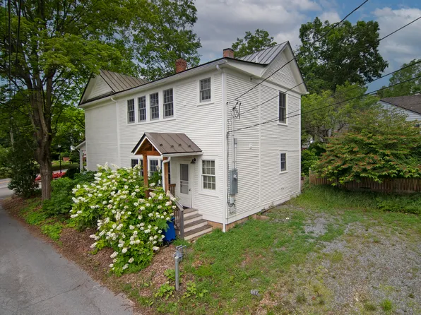 122 Courtney Dr, Lewisburg, WV 24901