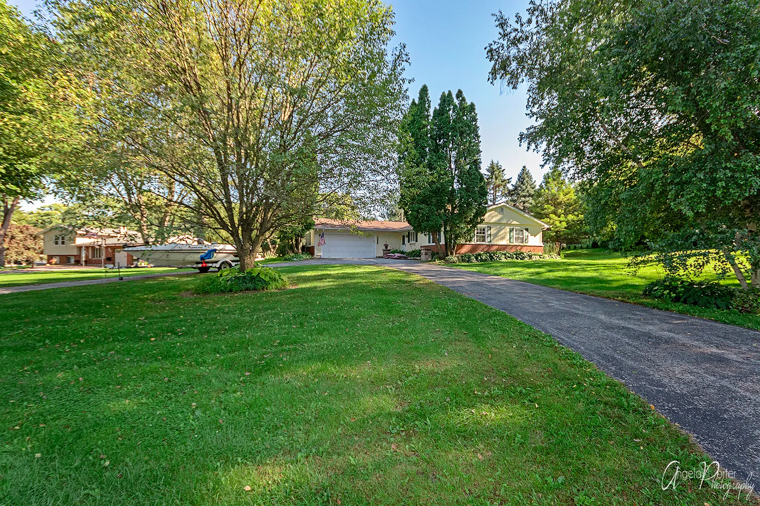 857 Willow Ln photo 1