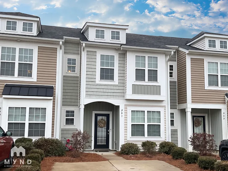 351 Halton Crossing Dr SW — Photo 1