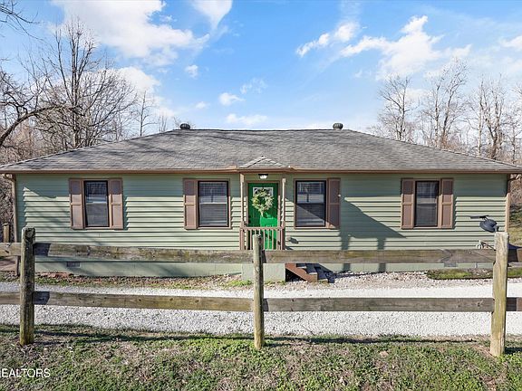 2nd image of 2719 Oak Grove Rd