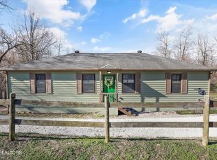 2719 Oak Grove Rd, Rocky Top, TN 37769