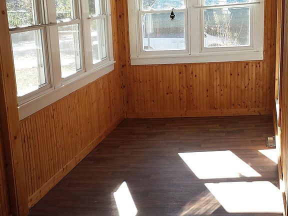 2nd image of 805 Vaux St