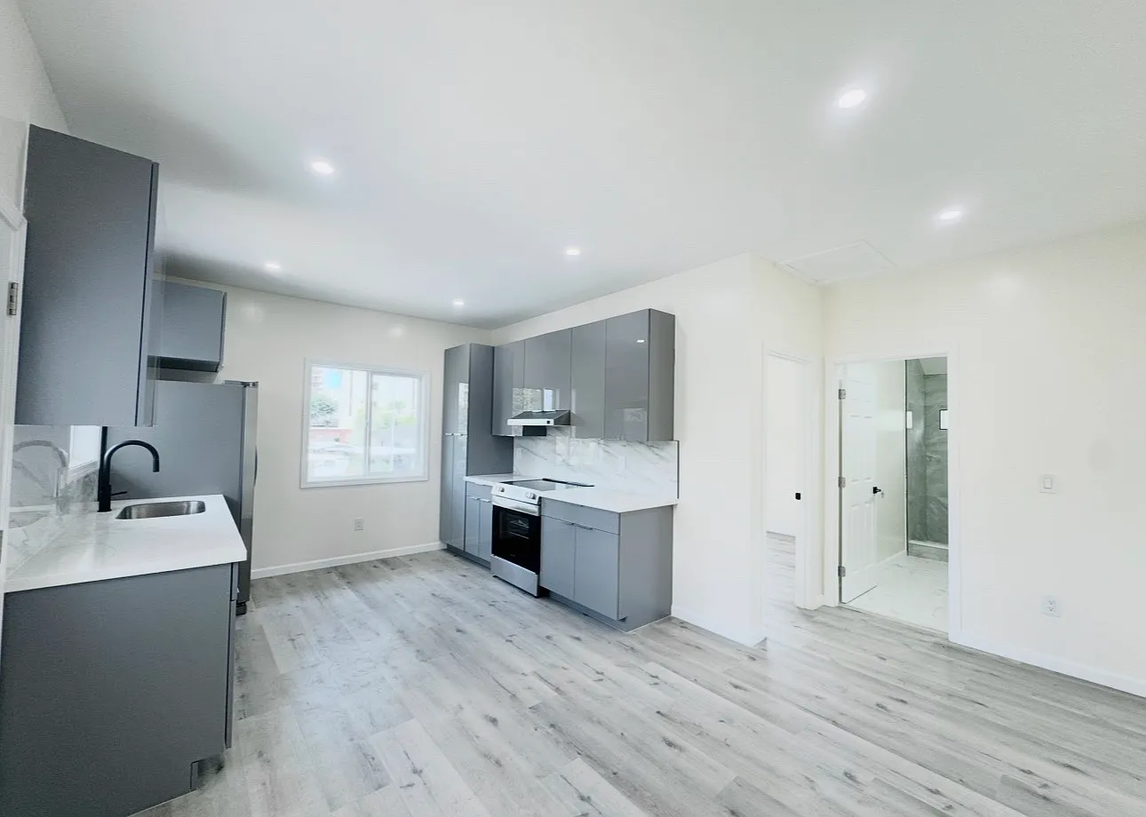 2 bed, 880 sqft, $2,800 — Photo 4