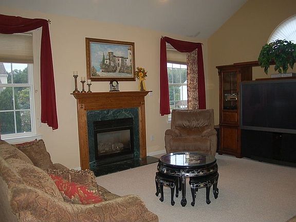 4th image of 1201 Stonegates Turn