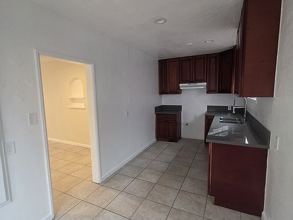 4th image of 771 W 8th St