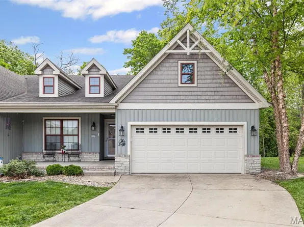 4845 Azalea Pl, Alton, IL 62002