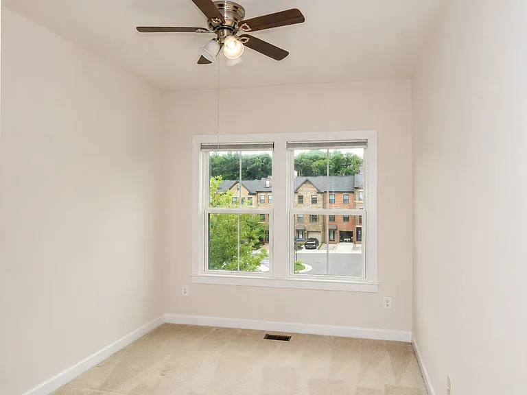 3171 Virginia Bluebell Ct — Photo 44