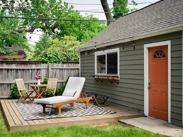 530 W Marshall St — Photo 19