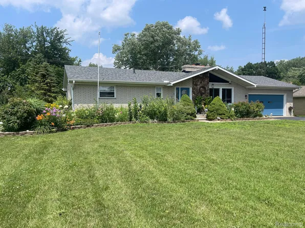 3020 S Custer Rd, Monroe, MI 48161