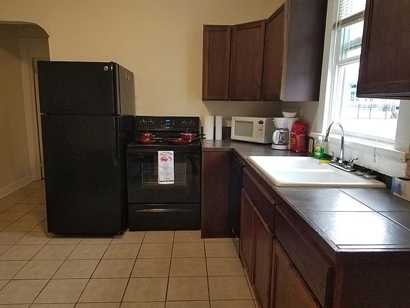 4th image of 2302 Valence St