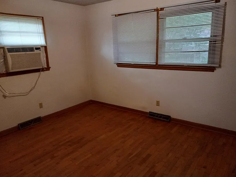 846 S Link Ave — Photo 5