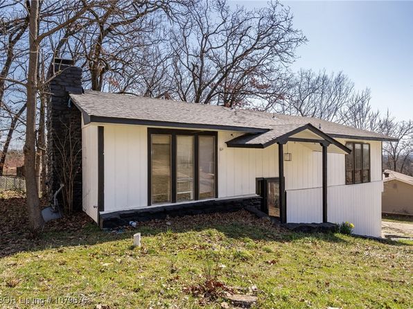 1106 N 21st St, Van Buren, AR 72956