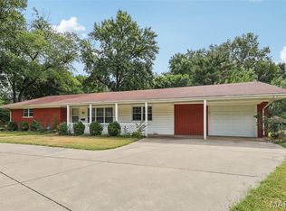 58 Shady Ln, Belleville, IL 62221
