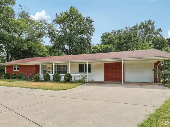 58 Shady Ln, Belleville, IL 62221