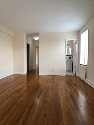 Rented by Kew Forest Realty Inc | media 18