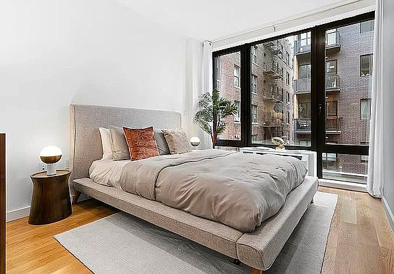 4th image of 25 E 19th St #D2