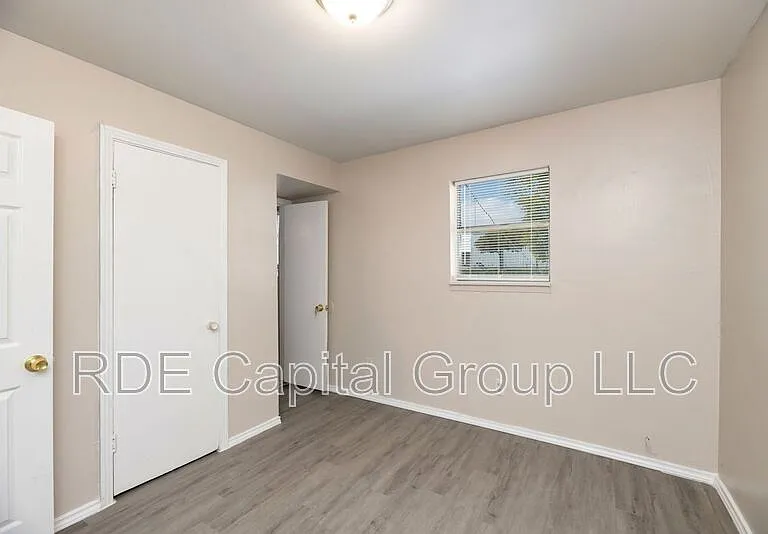 2408 Meyers St #204 — Photo 6