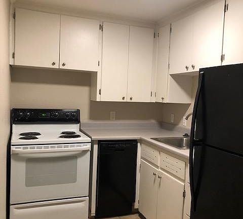 3rd image of 1235 Albion St APT 106