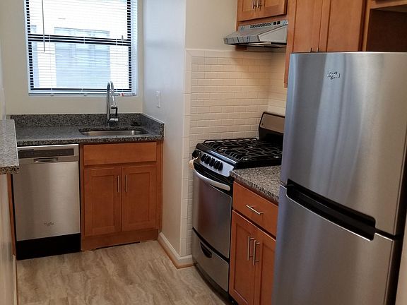 2nd image of 1215 N Quinn St APT 14
