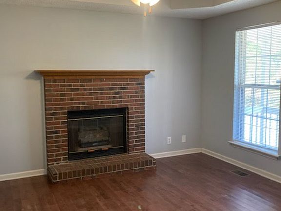 3rd image of 1016 Merritt Lewis Ln