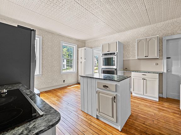 3rd image of 108 High Street