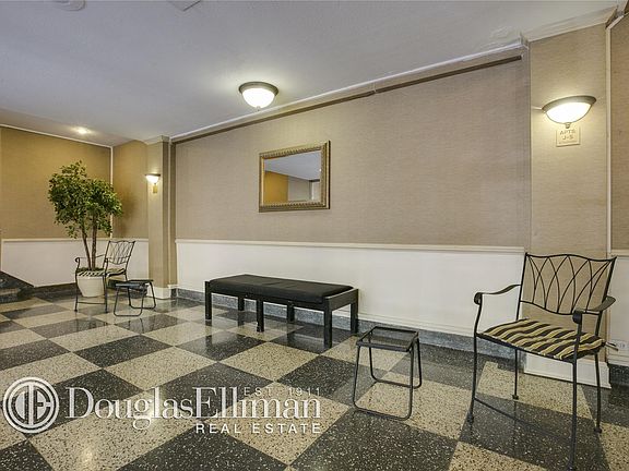 4th image of 8320 141st St APT 4E