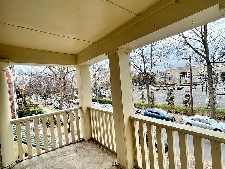 402 N Sheppard St — Photo 23
