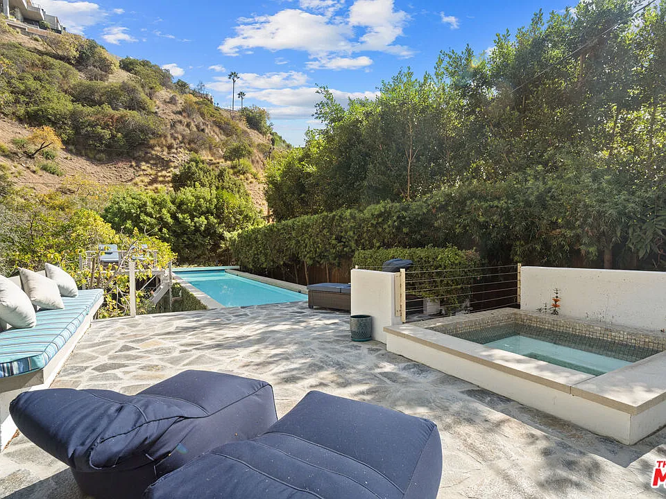 1853 Nichols Canyon Rd