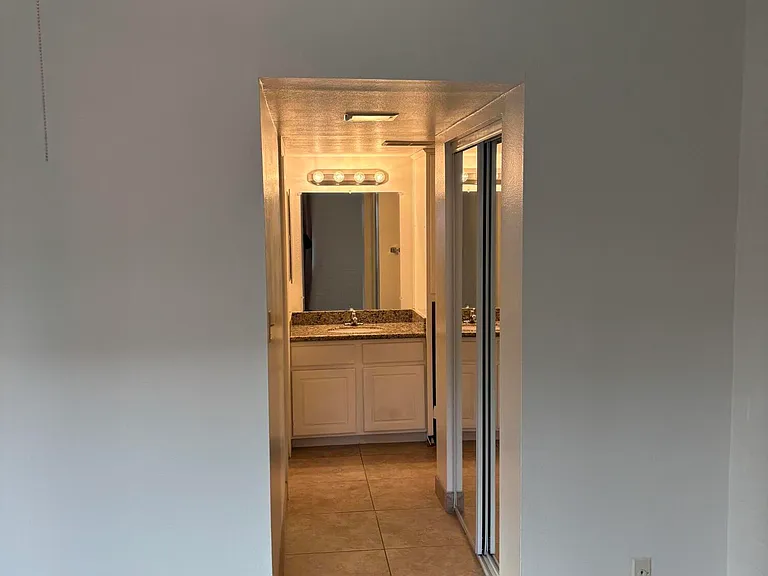 4111 E Camelback Rd #17 — Photo 13