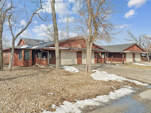 140 35th Street Dr SE APT 3, Cedar Rapids, IA 52403