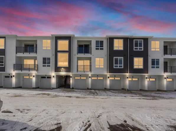6153 N Ceylon Street Bldg 5 #201, Denver, CO 80249