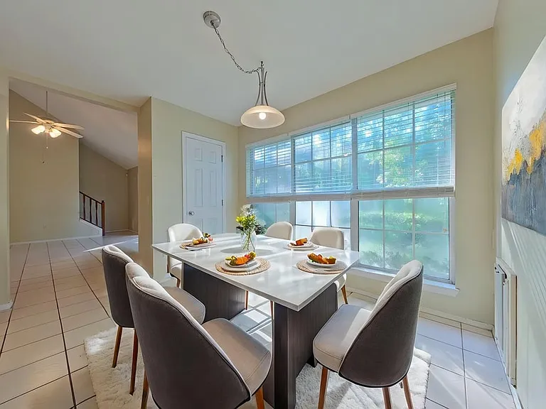 24 Neptune Dr — Photo 6