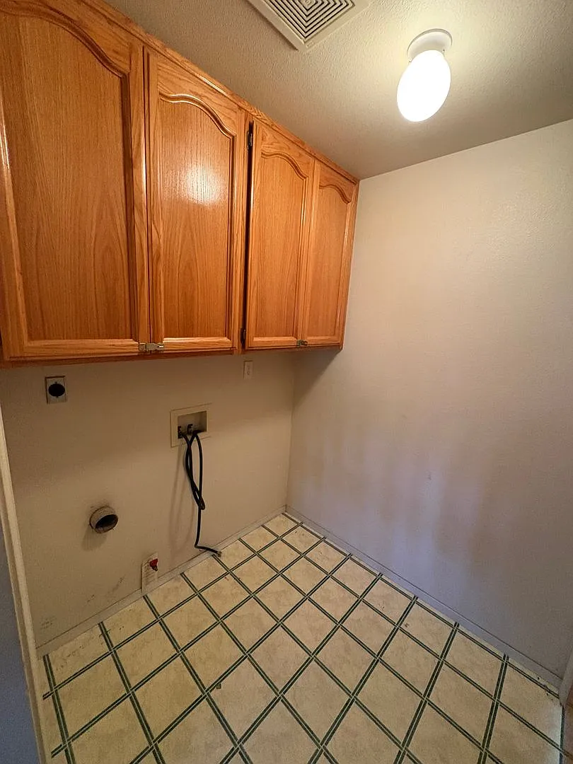 NE Visalia home available now! — Photo 3