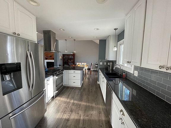 2nd image of 293 Woodlake Dr