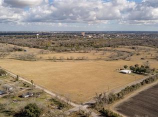 373 & 375 River Rd, Victoria, TX 77905