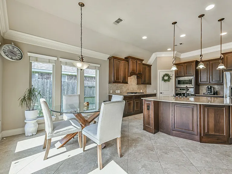 10323 Belvamera Rd — Photo 9
