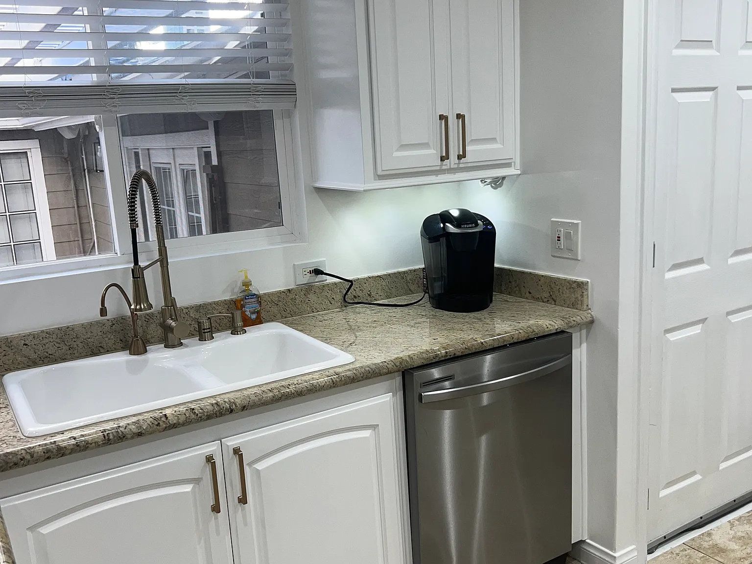 10420 Louise Avenue — Photo 4