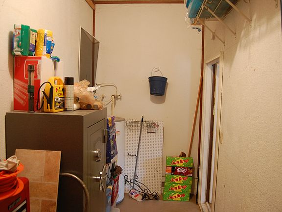 5th image of 275 Greenfield Ln
