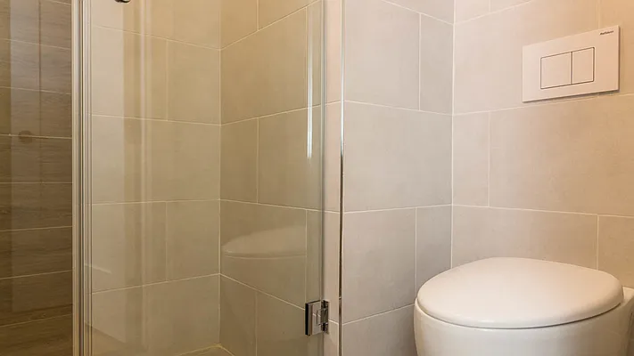 Rented by Nooklyn NYC LLC | media 18