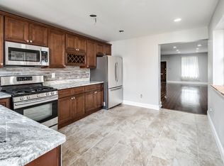 6631 Haddington Ln, Philadelphia, PA 19151