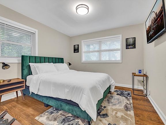 5th image of 2271 Columbia Dr