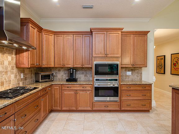 5th image of 120 CUELLO Court #102