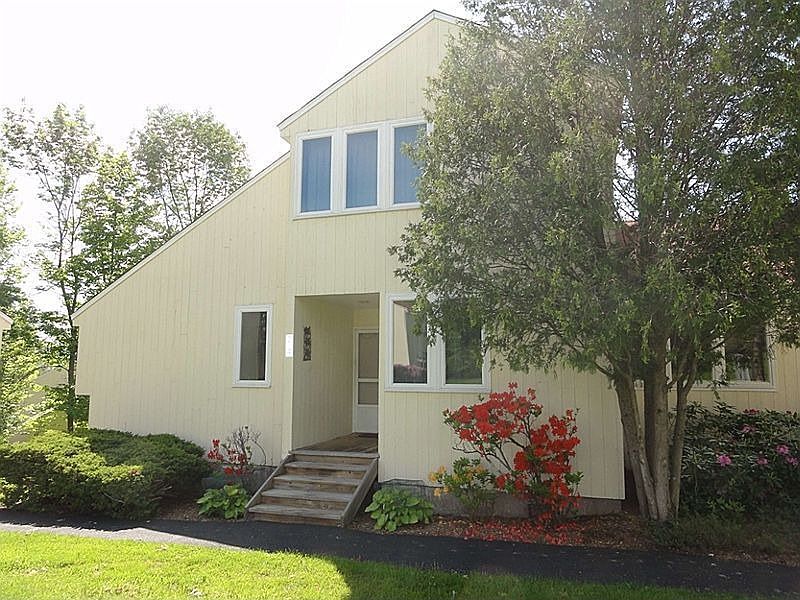 1st image of 220 Woodland Dr