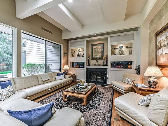 4th image of 13326 Woodside Ln