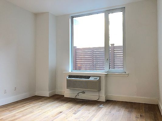 5th image of 23 Park St APT 2