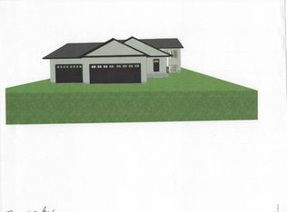 1318 Cherry Dr, Watertown, SD 57201