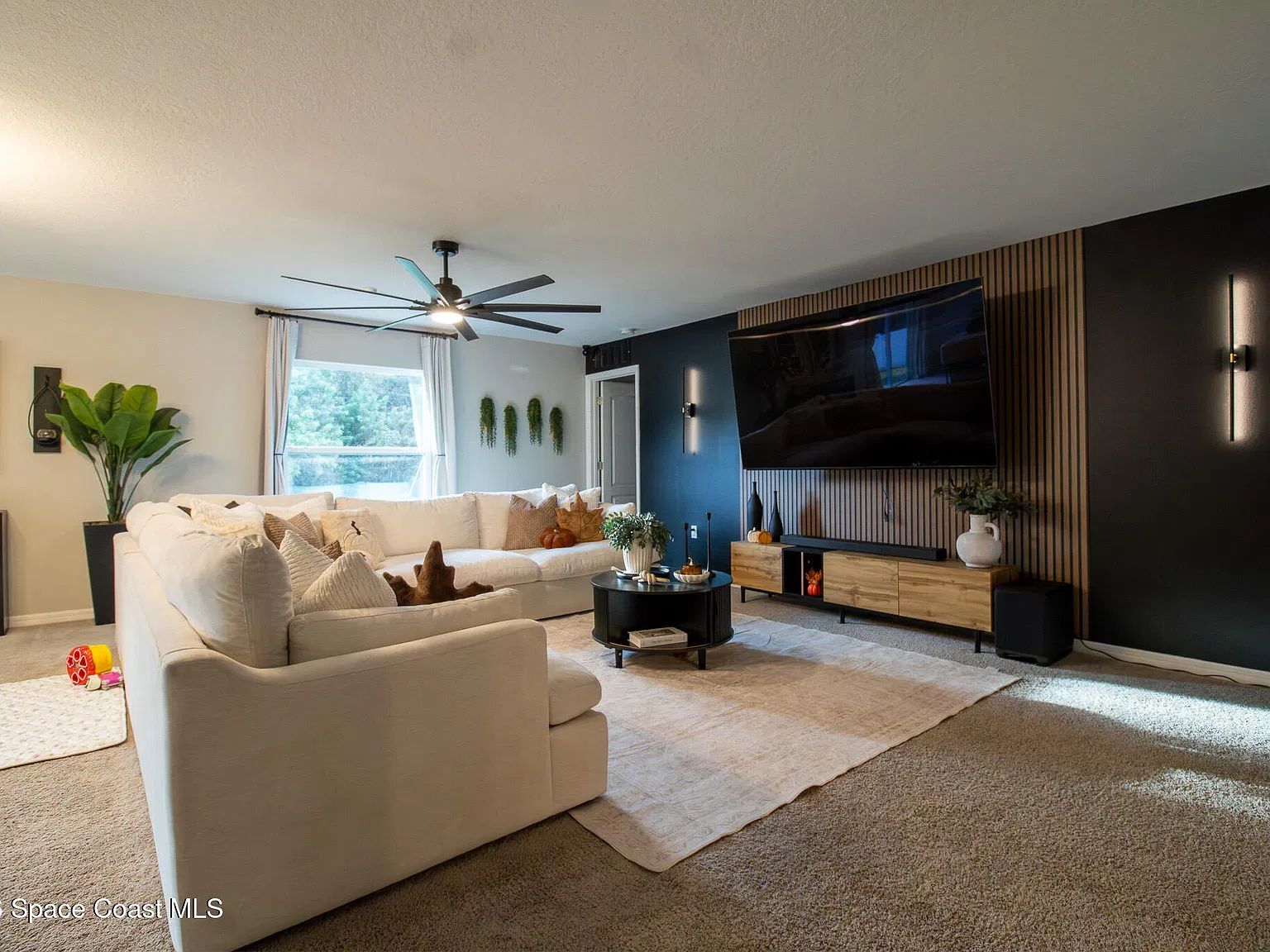 4 bed, 2.0 bath, 1845 sqft, $2,600 — Photo 3