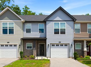 405 Railway Dr, Lyndon, KY 40222